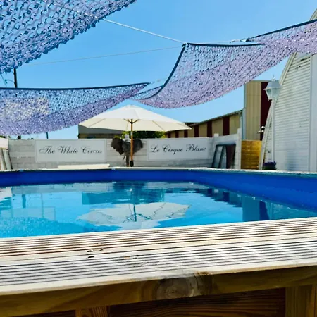 Holiday home Maison Avec Piscine *