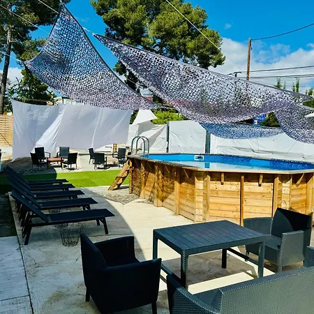 Holiday home Maison Avec Piscine *
